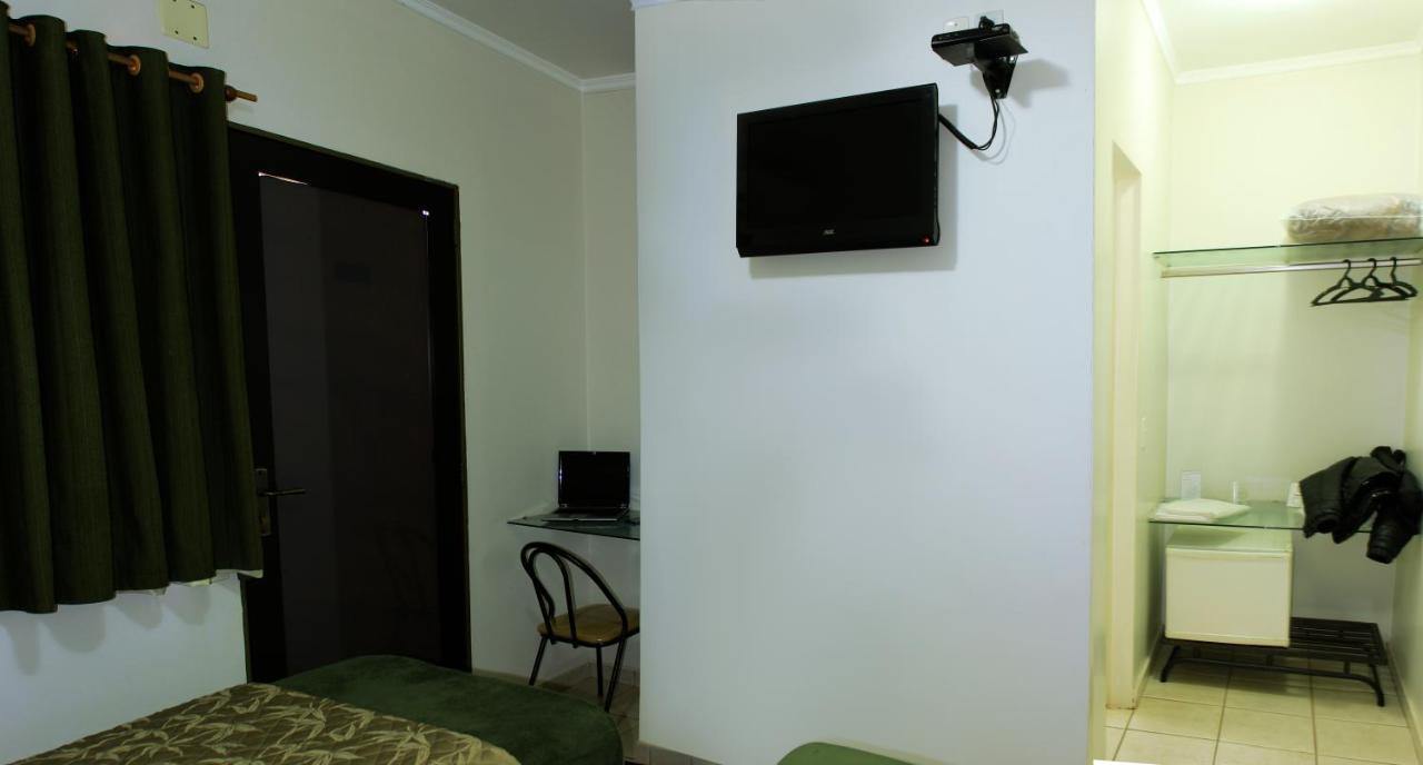 Vancouver Hotel- 500 Metros Rodovia Anhanguera Ribeirão Preto Buitenkant foto